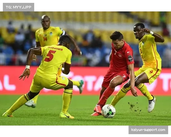 阿尔及利亚球迷坠落酿悲剧非洲足球颁奖仪式紧急取消引发安全反思